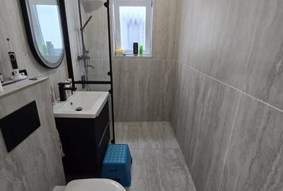 Duplex despartit prin camera tehnica - 4 camere Toate Utilitatile - 14