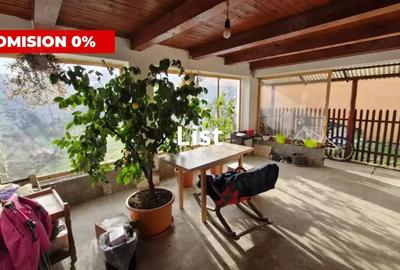 Casa Rogerius singur in curte, amenajata in doua apartamente