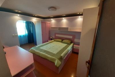 Apartament 4 camere zona Uvertura Mall