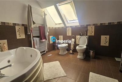 Casa cu teren generos si curte superb amenajata in zona Pietrarie - 8
