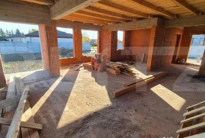 Casă cu 4 camere cu Teren 715 Mp în Mărtinești - 11