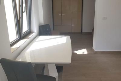 Casă cu 4 camere în Central - 2