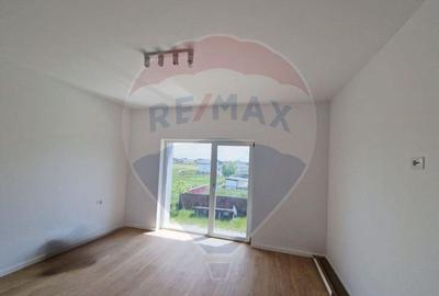 Casa / Vila - 132,5 mp , teren - 264 mp / zona Carcea - 9