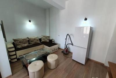 Apartament cu 2 camere semidecomandat în Universitate