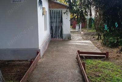 Casă cu 4 camere în Central - 2