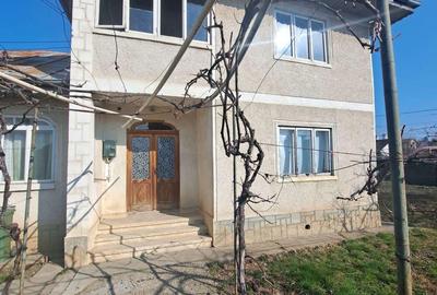 Casă cu 5 camere cu Teren 1000 Mp în Dărmănești - 10