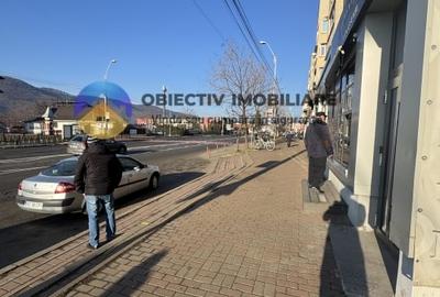 Spațiu comercial, de 36.540000915527 mp, în 1 Mai - 2