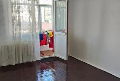 Garsoniera zona Ostroveni