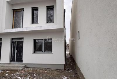 Casă cu 4 camere cu Teren 255 Mp în Cantemir