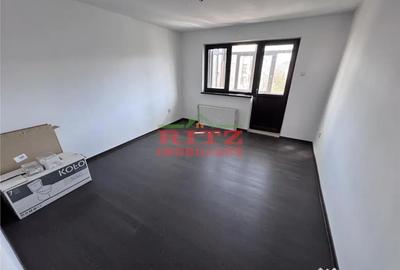 Apartament cu 4 camere decomandat în Zahana - 1