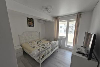 Apartament cu 3 camere semidecomandat, mobilat în Progresul - 3