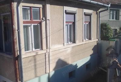 Vand casa cu curte si gradina in zona central istorica a Brasovului - 9