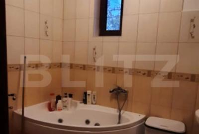 Casă cu 7 camere cu Teren 2600 Mp în Nord