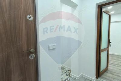 Apartament cu 2 camere de vanzare complet renovat in Tiglina 1 - 13