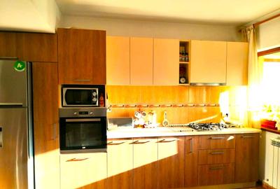 Casă individuală cu 4 camere cu Canalizare în Km 4-5 - 8