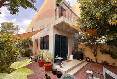 Casă cu 5 camere cu Teren 174.80000305176 Mp în Central - 1