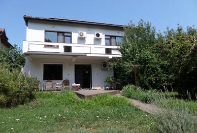 Casă individuală cu 7 camere în Mogoșoaia