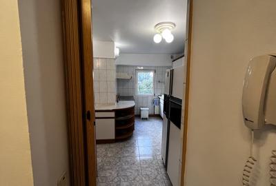 Apartament cu 3 camere semidecomandat, mobilat în P-ța Victoriei - 4