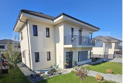 Casa individuala 140 mp, teren 700 mp, panouri solare, in Dezmir
