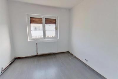 Tur Virtual! Apartament cu trei camere, decomandat, Stefan cel Mare, Sacele, Bra - 10