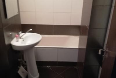 Apartament cu 3 camere decomandat în Central - 1