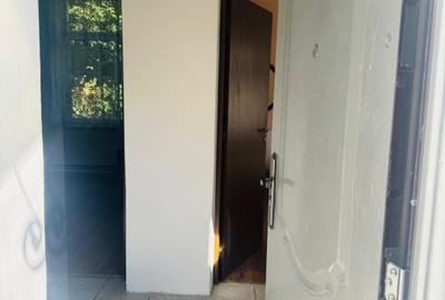Apartament la curte comuna cu doua intrari - 10