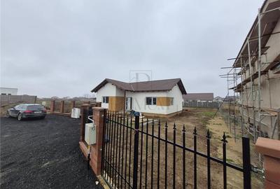 Casă individuală cu 4 camere cu Canalizare în Moșnița Nouă - 2