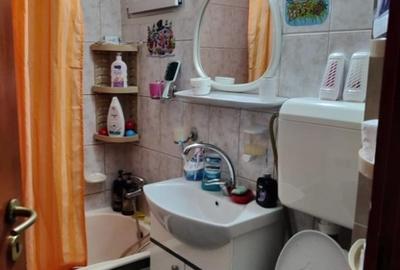 Apartament cu 2 camere decomandat în Tei