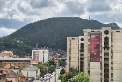 Apartament cu 3 camere decomandat, mobilat în Central - 2