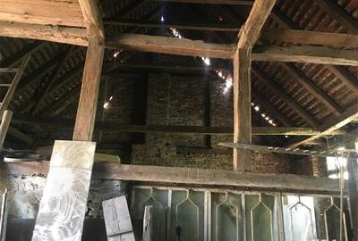 Casă cu 6 camere cu Teren 3444 Mp în Căstău - 3