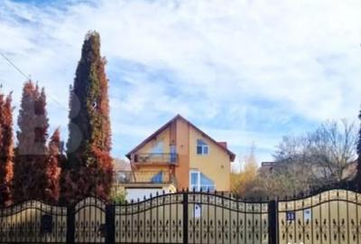 Casă cu 7 camere cu Teren 1520 Mp în Central - 17