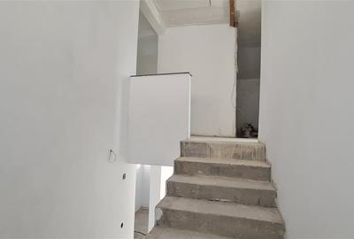 Casă individuală cu 6 camere cu Canalizare în Vladimirescu - 19