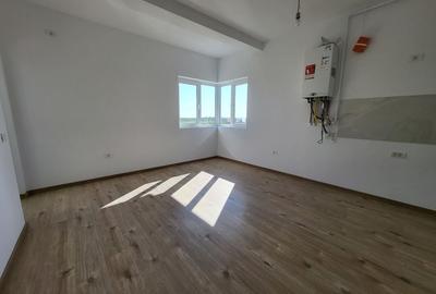 Apartament cu 3 camere decomandat în Girocului