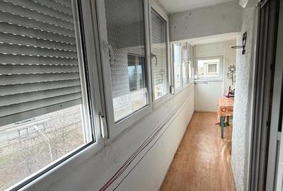 Apartament cu 3 camere decomandat în Dacia