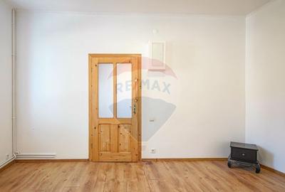 Comision 0% Casa singur in curte cartier Schei - 5
