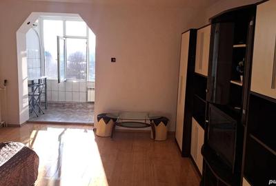 Garsonieră decomandată în Km 4 - 2