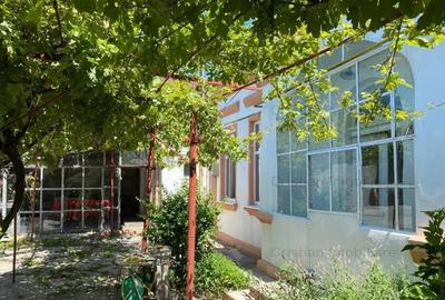 Casă cu 4 camere cu Teren 290 Mp în Central