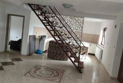 Casă cu 4 camere cu Teren 450 Mp în Central - 3