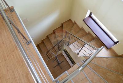 Casă cu 5 camere cu Teren 420 Mp în Dobroești - 19