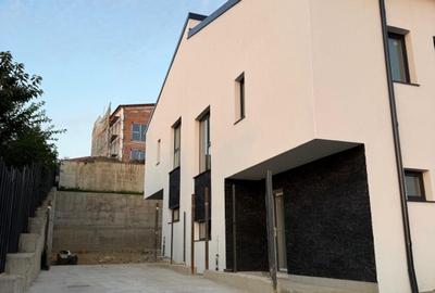 Duplex cu 4 camere cu Teren 357 Mp în Dezmir - 1