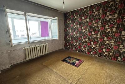 Apartament cu 3 camere decomandat în 1 Mai - 5