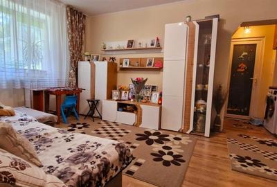 Apartament cu 2 camere semidecomandat în Decebal