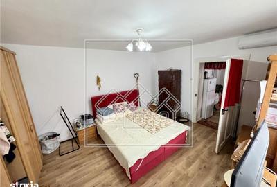 Casă cu 2 camere cu Teren 868 Mp în Arpașu de Jos - 1