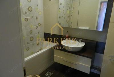 Casă cu 10 camere cu Canalizare în Central - 2