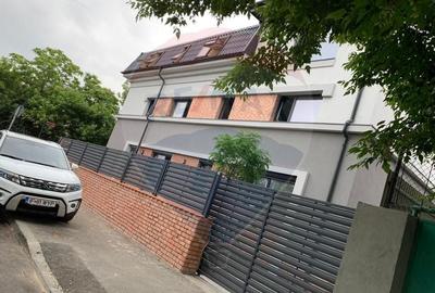 Apartament cu 4 camere decomandat în P-ța Alba Iulia - 3