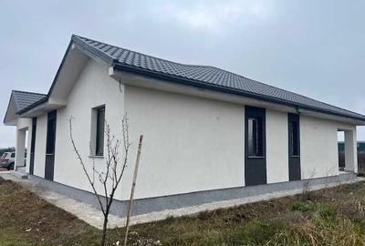 Casă cu 4 camere în Vânători - 4