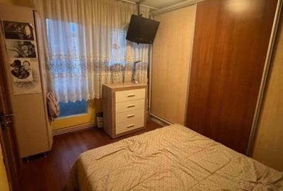 Apartament cu 3 camere, zona Podu Ros - 3