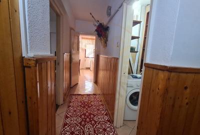 De vanzare Apartament 3 camere Micro 16 et 1 - 9