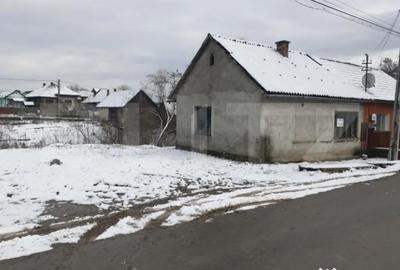 Casă cu 2 camere cu Teren 465 Mp în Central - 1