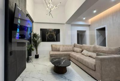 Apartament cu 4 camere semidecomandat în 1 Mai - 15